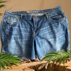 Pre Owned Women’s Old Navy Boyfriend Shorts Sz 6 Classic Style Comfort